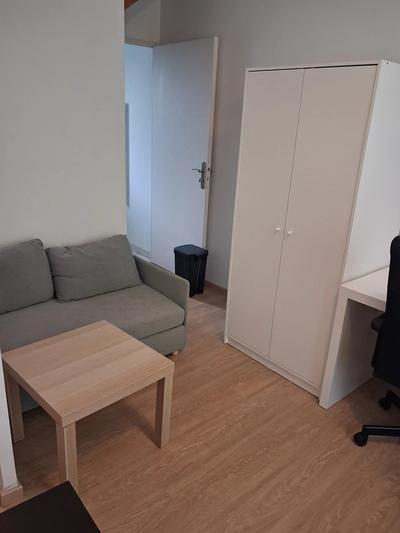 Chambre individuelle 12 m2 et SdB et WC privatifs 