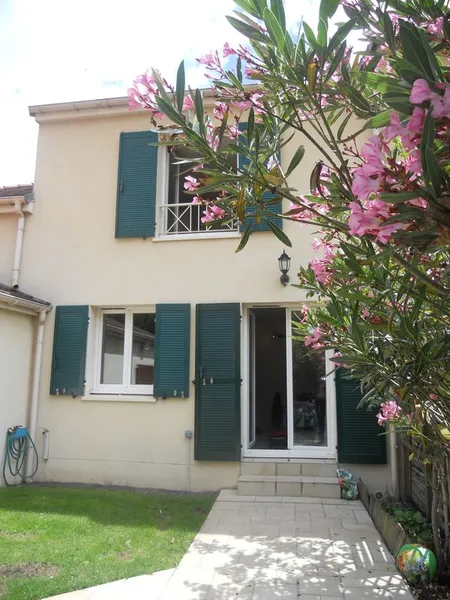 Photo de la colocation à Asnières-sur-Seine : Chambre en colocation dans une maison avec jardin