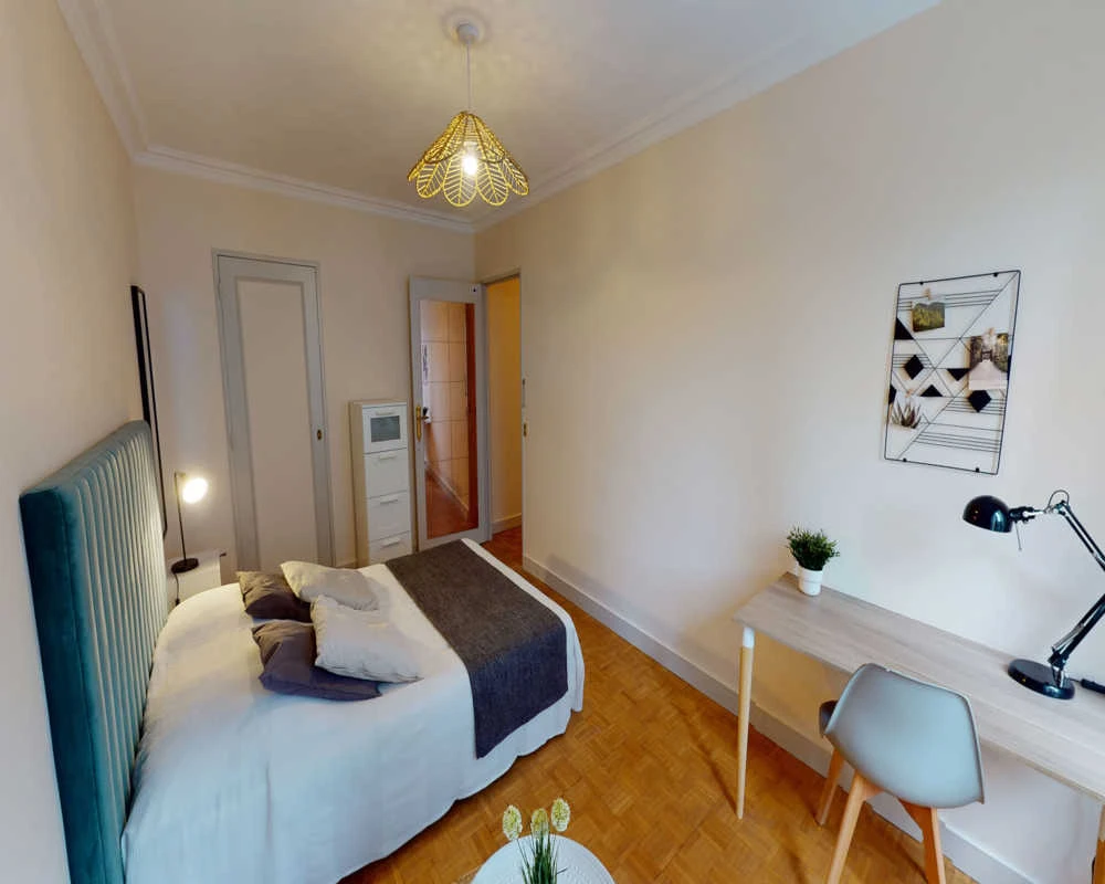 Photo de la colocation : Chambre en colocation de 4 à Paris - 159 Murat - #4 - Chambre