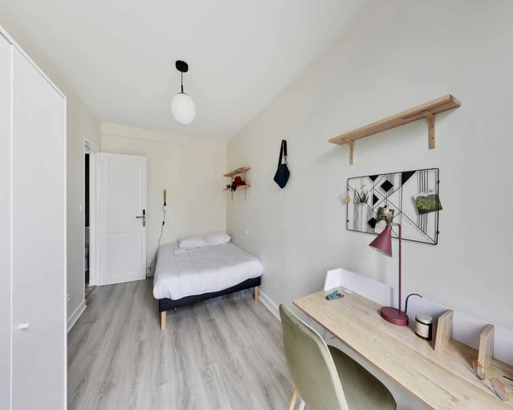 Photo de la colocation : Chambre en colocation de 7 à Paris - Confortable chambre individuelle