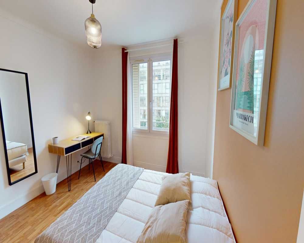 Photo de la colocation : Chambre en colocation de 4 à Paris - 148 Saussure 4B - #2 - Chambre