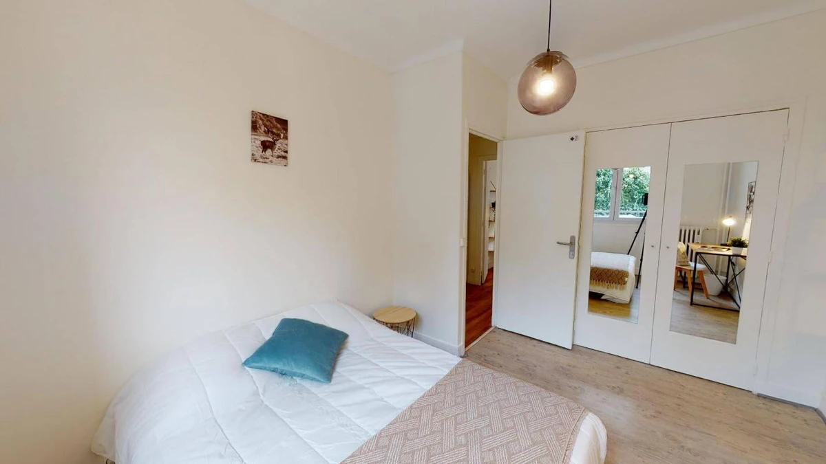 Photo de la colocation : 148 Saussure 0 - Chambre 2