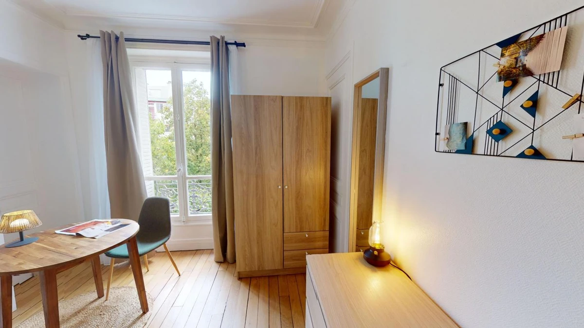 Photo de la colocation : Chambre en colocation de 3 à Paris - Confortable chambre individuelle