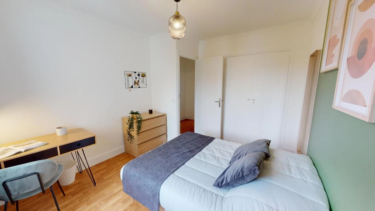 Photo de la colocation : 148 Saussure 4B - Chambre 3