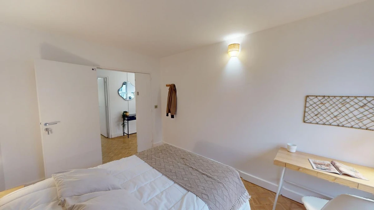 Photo de la colocation : Chambre en colocation de 5 à Paris - 74 Lecourbe 3 - Chambre 1