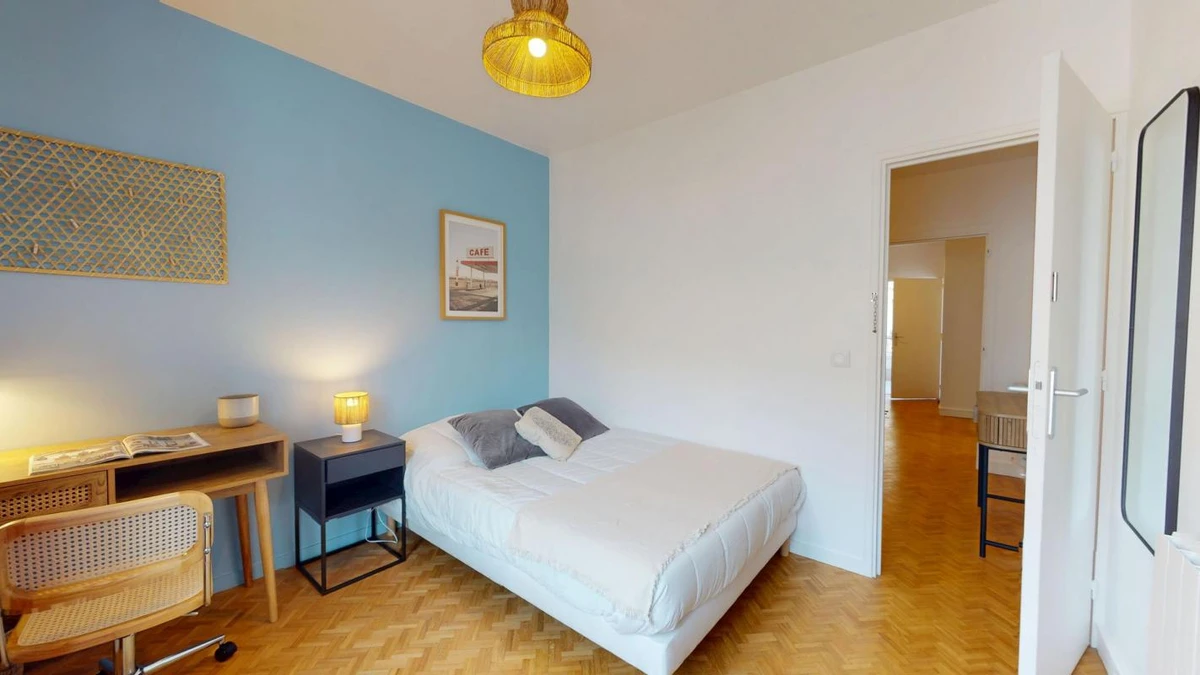 Photo de la colocation : Chambre en colocation de 5 à Paris - Confortable chambre individuelle