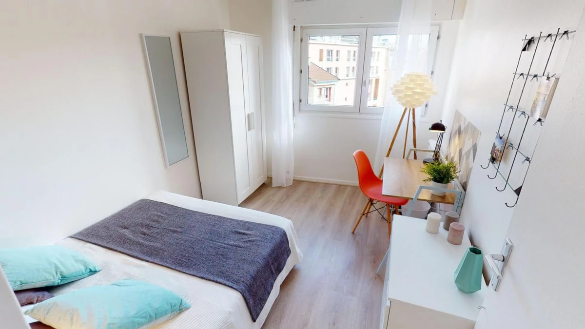Photo de la colocation : Chambre en colocation de 5 à Paris - Confortable chambre individuelle