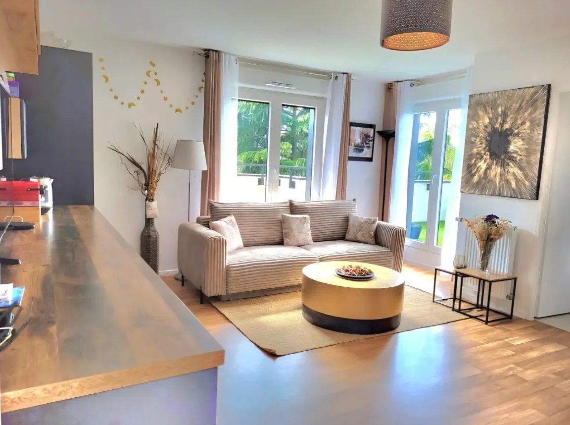 Photo de la colocation à Montigny-le-Bretonneux : Chambre - appartement 100 m2 + 64 de terrasse