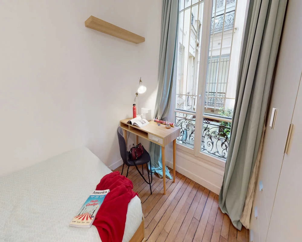 Photo de la colocation : Chambre en colocation de 6 à Paris - 32 Rochechouart - #1 - Chambre