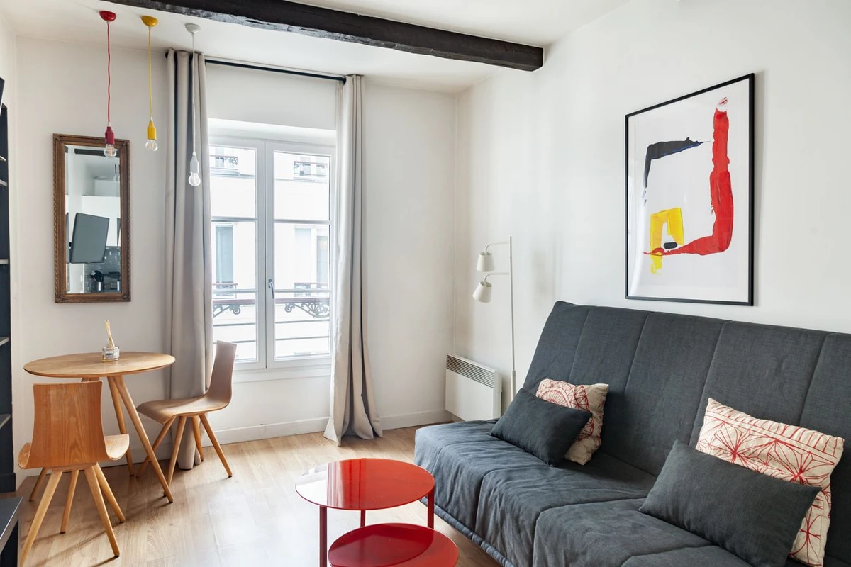 Photo de la colocation à Paris : Beau studio sur les Champs-Elysées