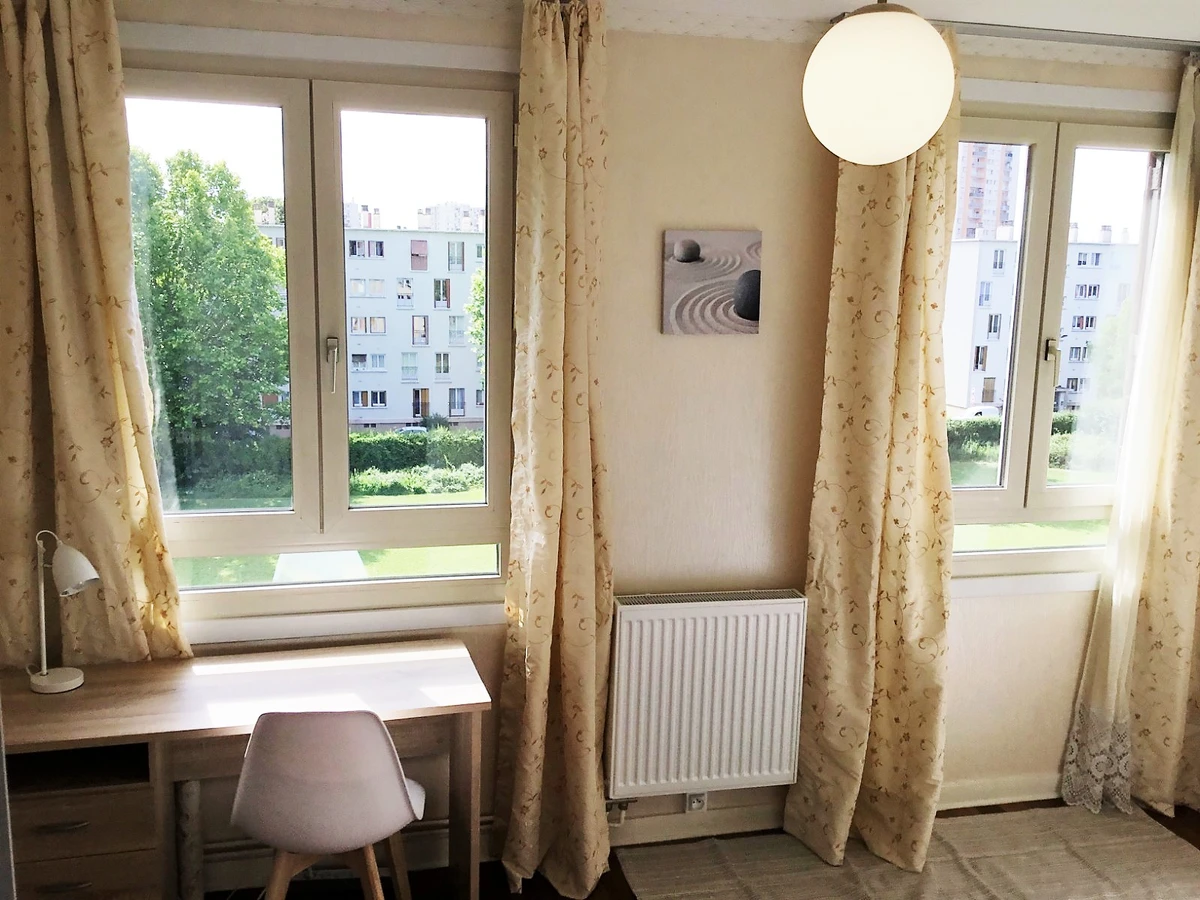 Photo de la colocation à Drancy : Chambre avec le service de ménage à Drancy
