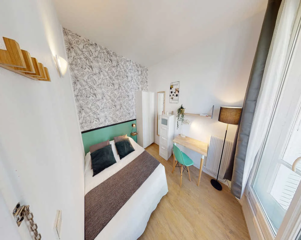 Photo de la colocation : Chambre en colocation de 3 à Paris - Chambre à Paris - Avenue De Versailles