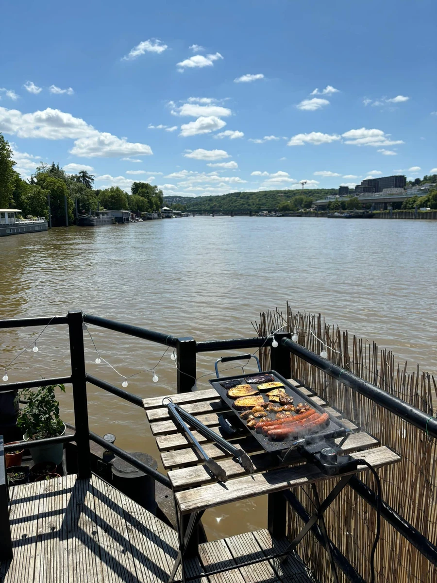 Photo de la colocation à Saint-Cloud : COLOC DANS PENICHE AU SOLEIL A BOULOGNE