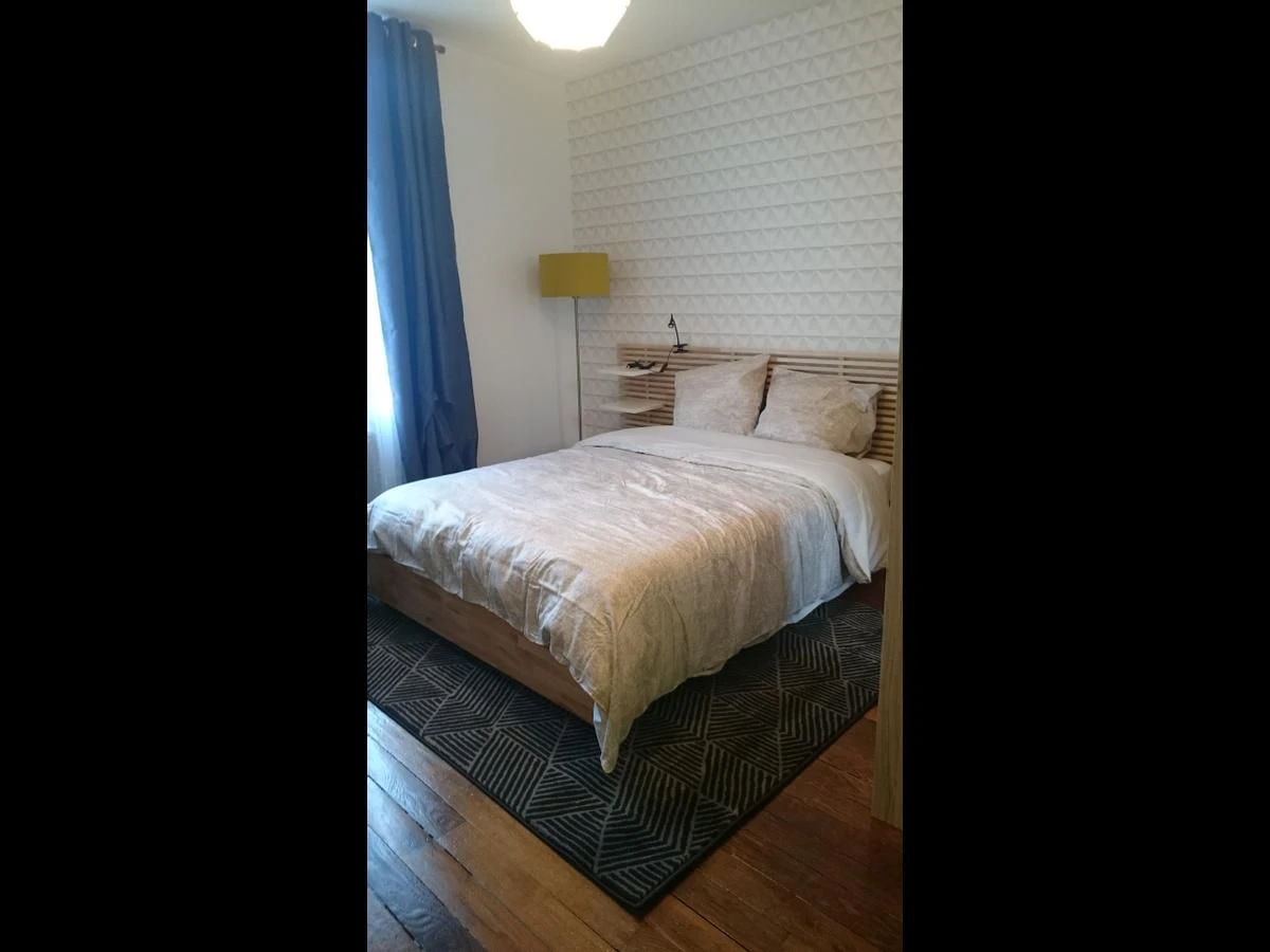Photo de la colocation à Brestot : Belle appartement meublé situé dans la ville.