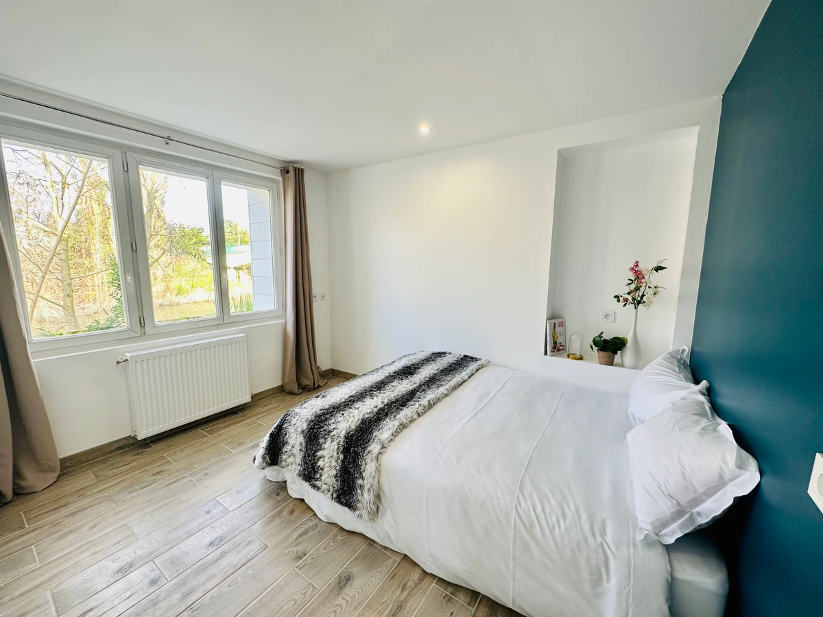 Photo de la colocation à Poissy : chambre grande maison colocation 500 m gare