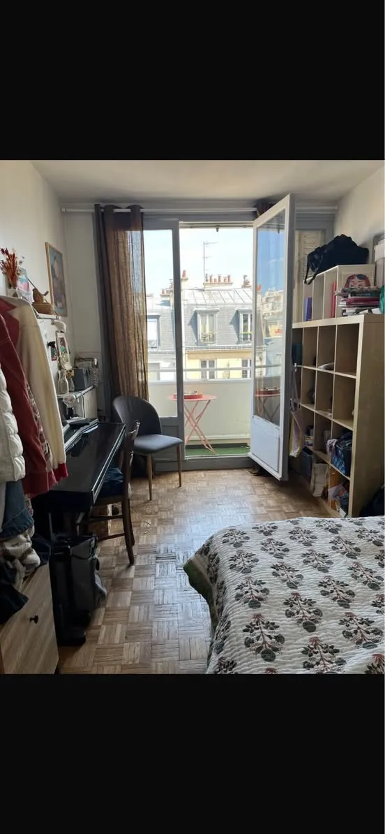 Photo de la colocation à Paris : Chambre à Facebook Group - 957€