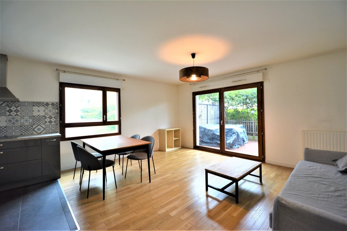 Photo de la colocation à Ivry-sur-Seine : 🏠 Superbe Coloc de 69 m² avec Terrasse – Entre Ivry et Le Kremlin-Bicêtre